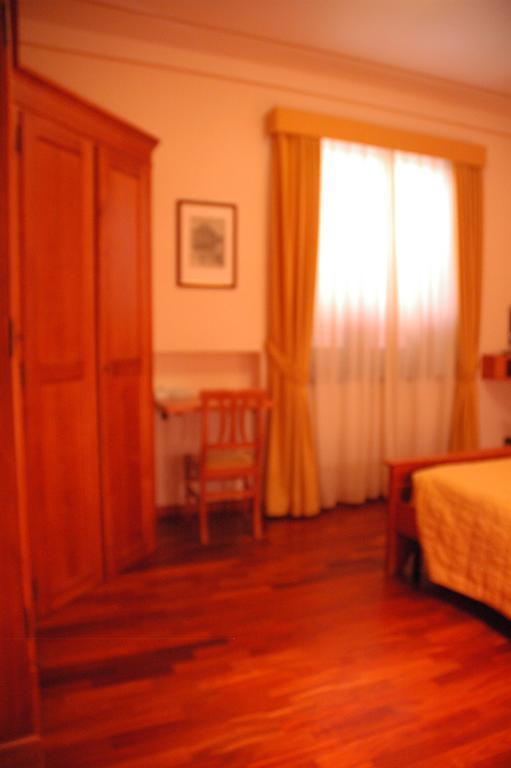 Hotel Rutiliano Пиенца Стая снимка
