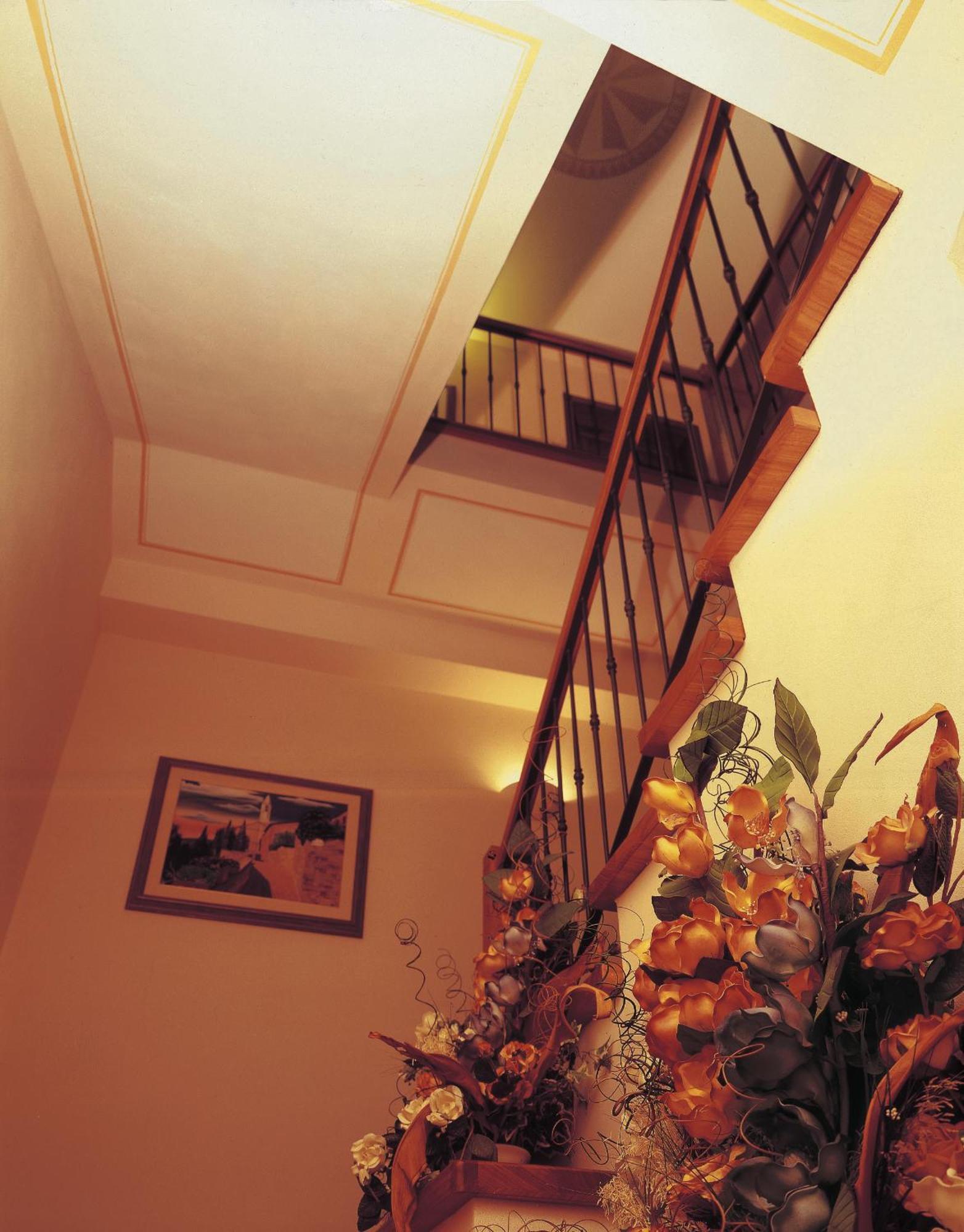 Hotel Rutiliano Пиенца Екстериор снимка